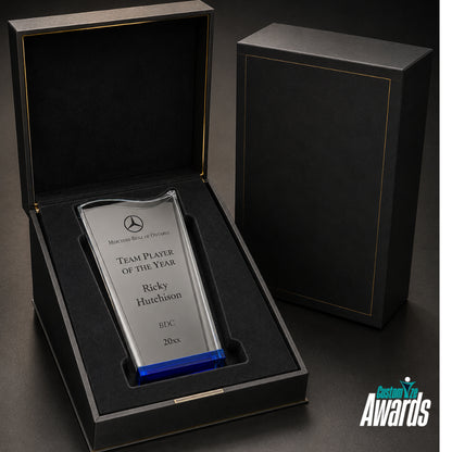 Trophée en cristal gravé personnalisé « Blue Wedge »