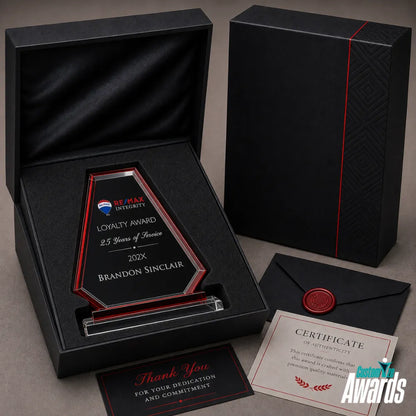 Trophée de reconnaissance en cristal gravé personnalisé avec bordure rouge Apex